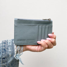 Lade das Bild in den Galerie-Viewer, Denise Roobol - Mini Wallet - Portemonnaie - milky blue

