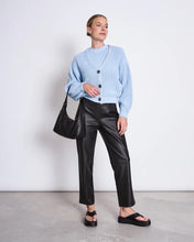 Lade das Bild in den Galerie-Viewer, Jan&#39;n&#39;June - Lena Chunky Cardigan - Sky Blue
