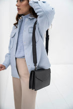 Lade das Bild in den Galerie-Viewer, tasche-denise-robool-charlie-bag-black
