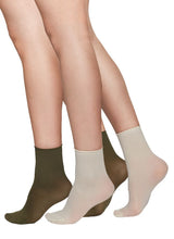 Lade das Bild in den Galerie-Viewer, Nachhaltige Socken in kaki und weiss von Swedish Stockings. Online bestellen Schweiz.

