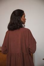 Charger l&#39;image dans la galerie, Nachhaltiges, langes Kleid - von Beaumont Organic aus Kord - Online Bestellen Schweiz
