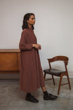 Charger l&#39;image dans la galerie, Nachhaltiges, langes Kleid - von Beaumont Organic aus Kord - Online Bestellen Schweiz
