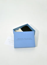 Lade das Bild in den Galerie-Viewer, Geschenkbox mit nachhaltigen Socken von Swedish Stockings. Online bestellen Schweiz.
