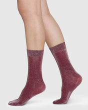 Charger l&#39;image dans la galerie, Swedish Stockings - Ines Shimmery - Socken - wine silber
